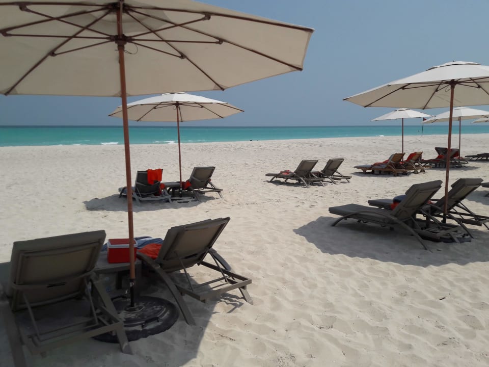 Strand Saadiyat Rotana Resort &  Villas