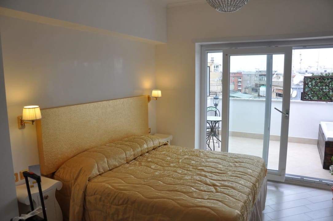 Suite mit gemütlichen Doppelbett B&B Suites Roma Tiburtina