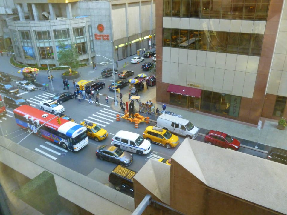 Zimmerblick aus dem 7. Stock The Manhattan at Times Square Hotel