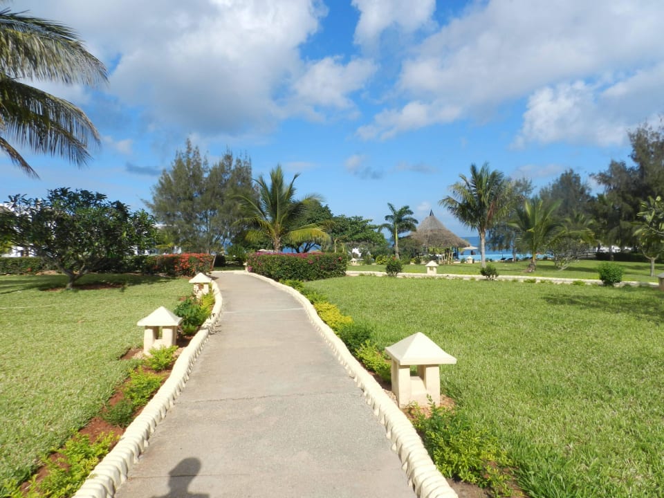 Weg zum Pool Royal Zanzibar Beach Resort