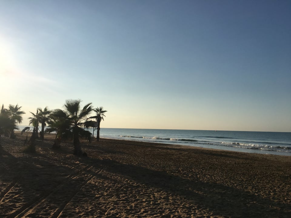 Strand Club Grand Side