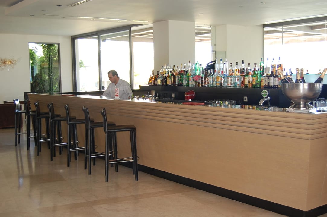 Bar The Ixian Grand & All Suites