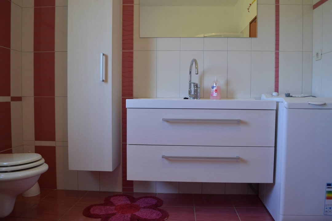 Bathroom 1 Apartment Zahtila