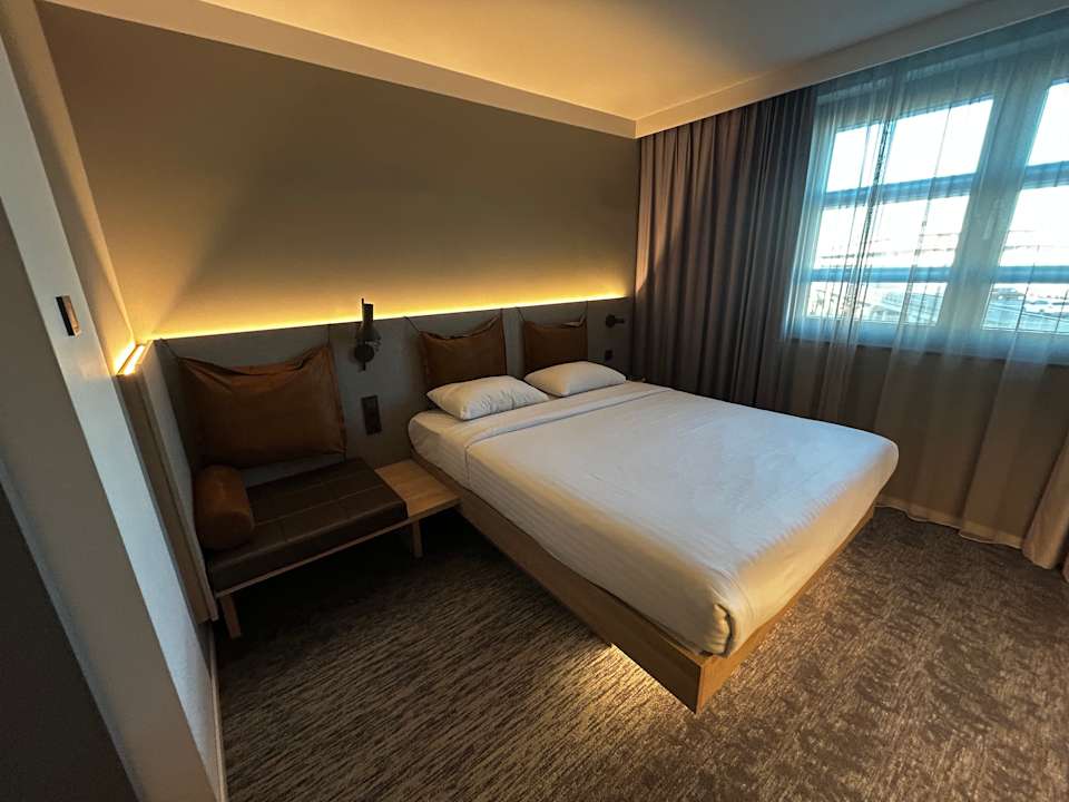 Zimmer Moxy am Flughafen Köln-Bonn