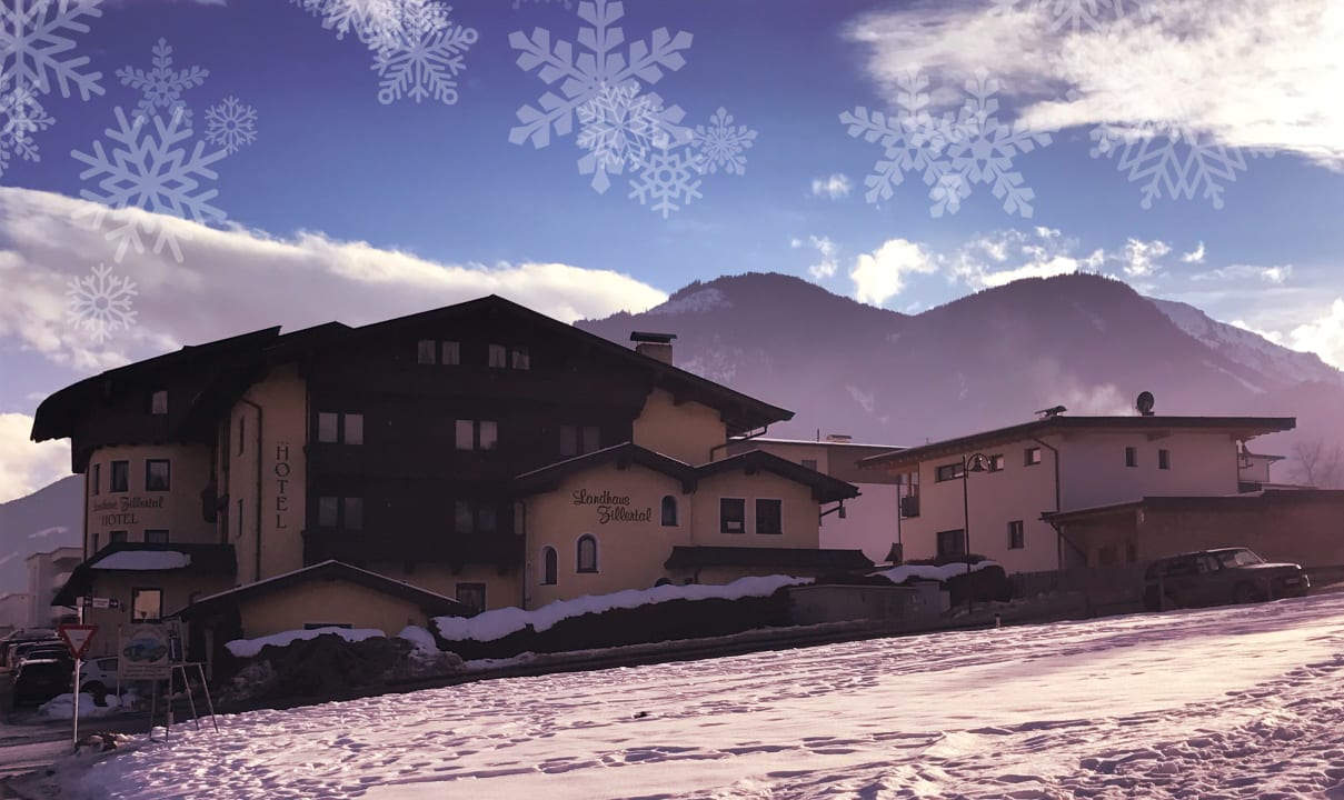 Außenansicht Hotel Landhaus Zillertal