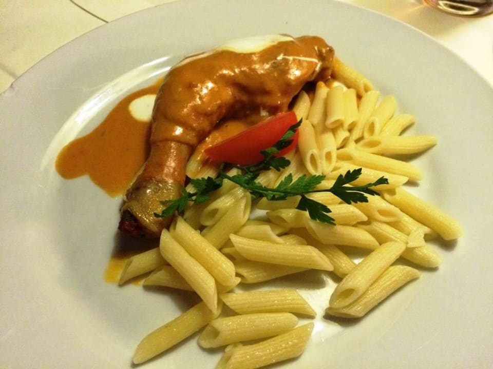 Hähnchenkeule Berghotel Holzer