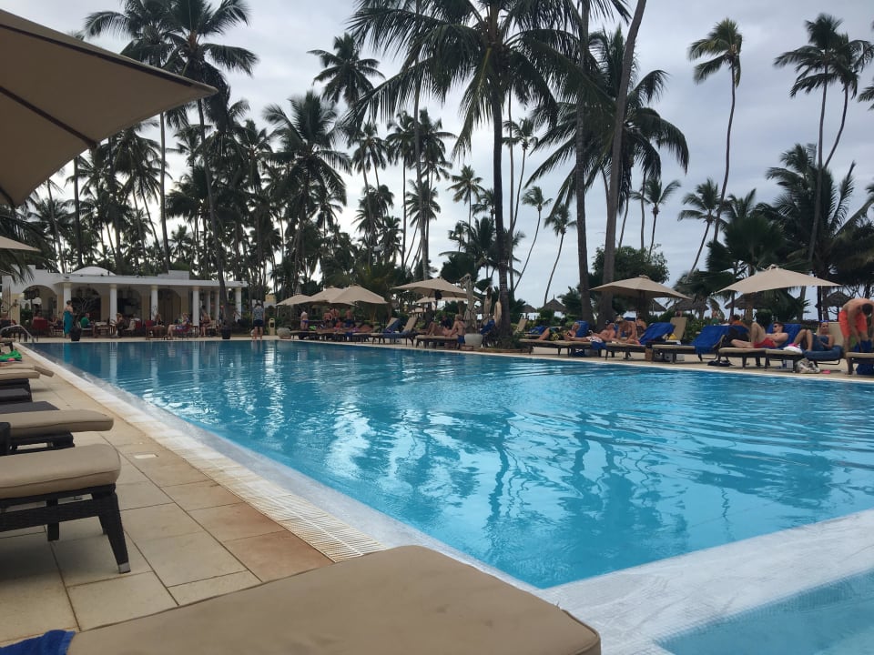 Pool TUI Blue Bahari Zanzibar