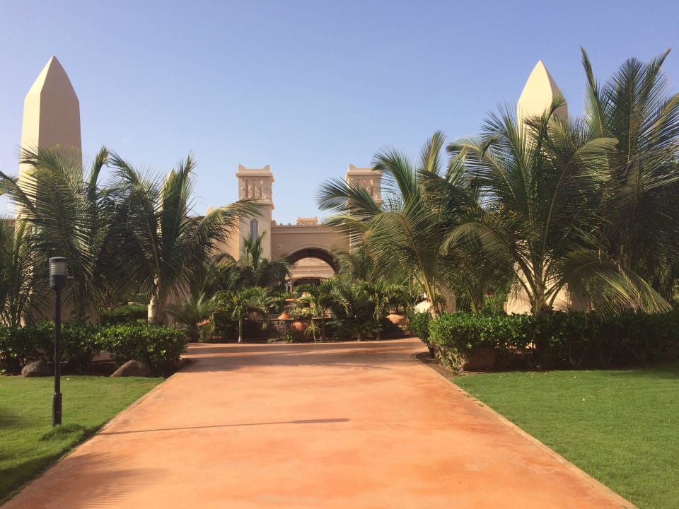 Weg in der Anlage Hotel Riu Touareg