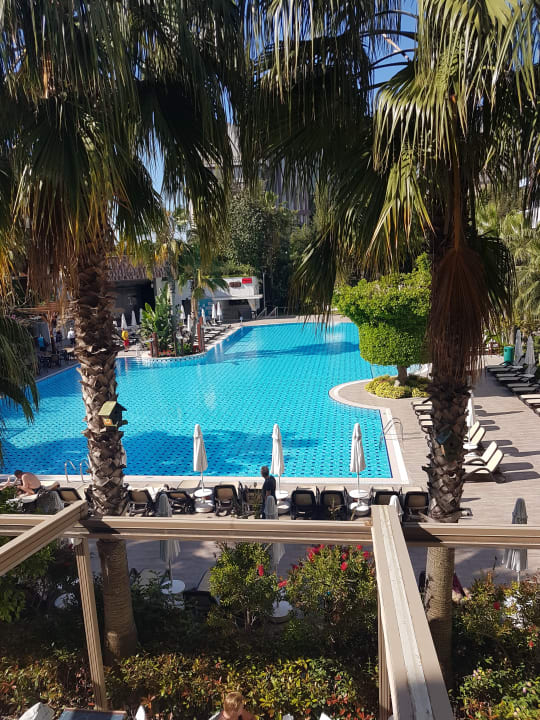 Außenansicht Port Side Resort Hotel
