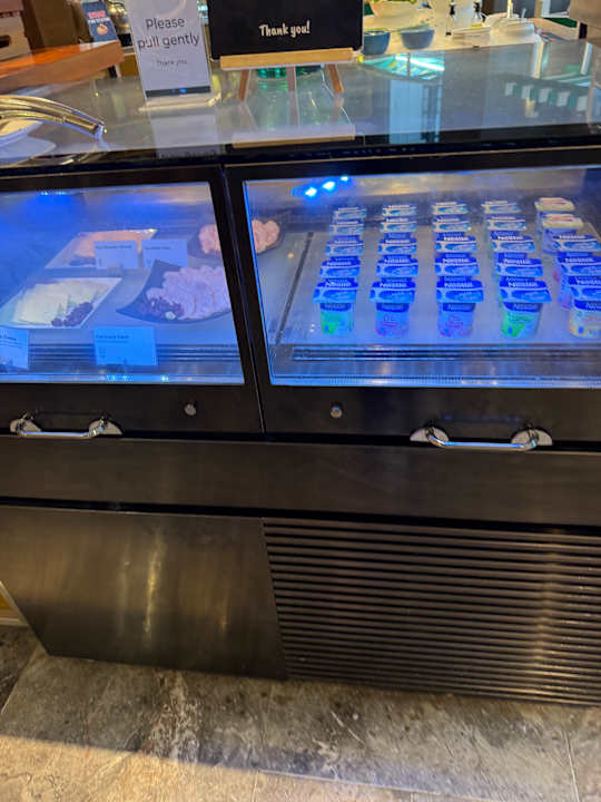 Gastro Hotel Holiday Holiday Inn Suites Makati