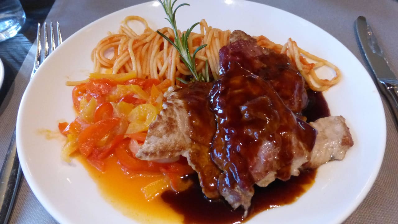 Abendessen - Saltimbocca (jedoch vom Schwein) AMERON Davos Swiss Mountain Resort