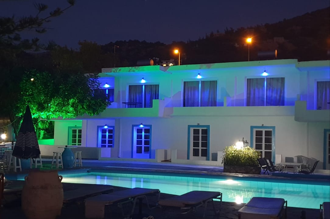 Pool Silia Suites