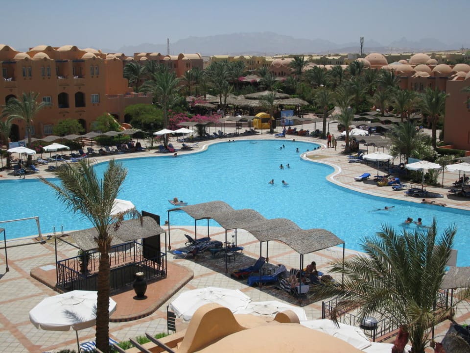 Blick auf den Pool Jaz Makadi Oasis Resort