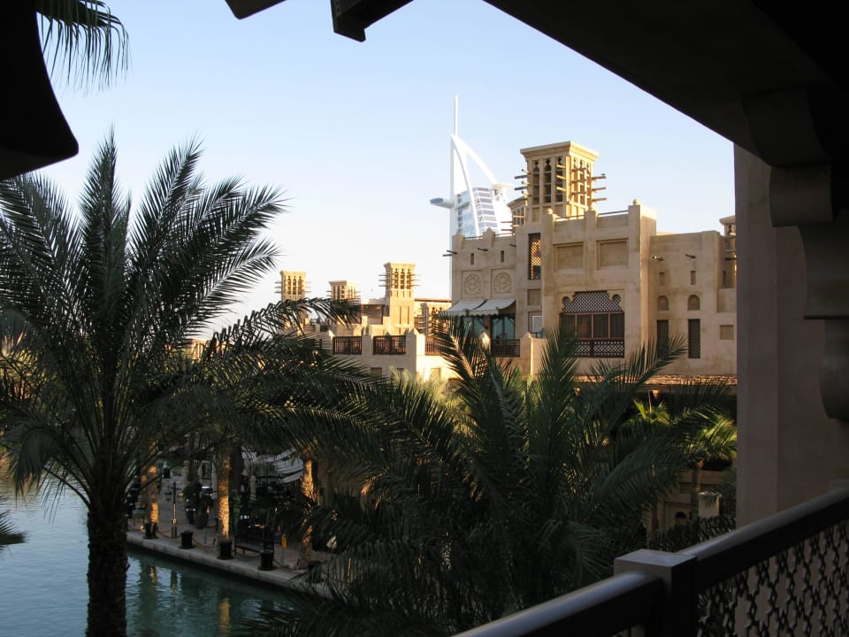 Aussicht vom Zimmer nach rechts Jumeirah Al Qasr