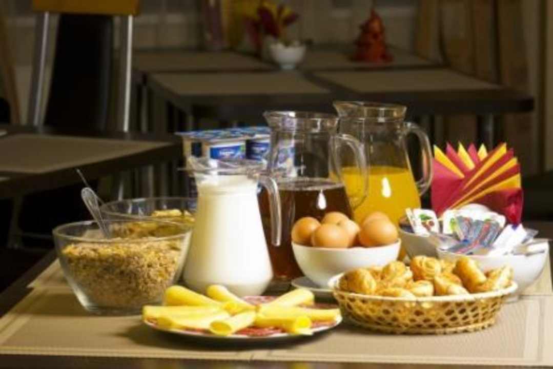 Завтрак 9 Owls Hotel