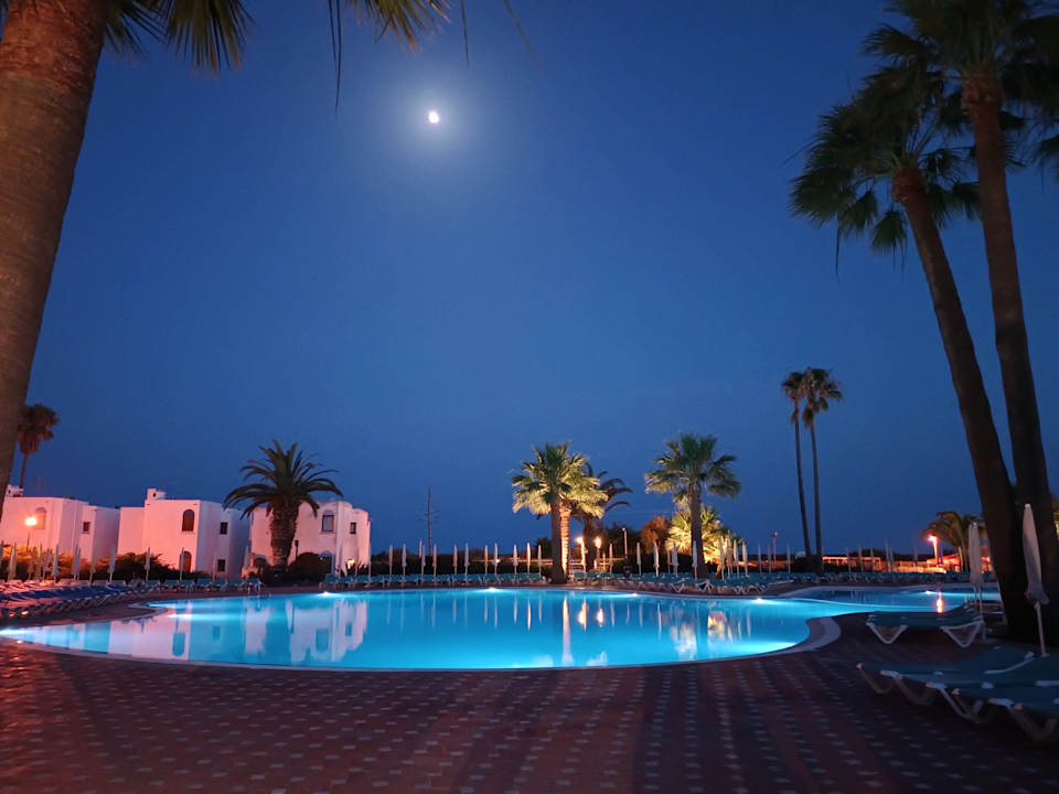 Pool Golden Club Cabanas