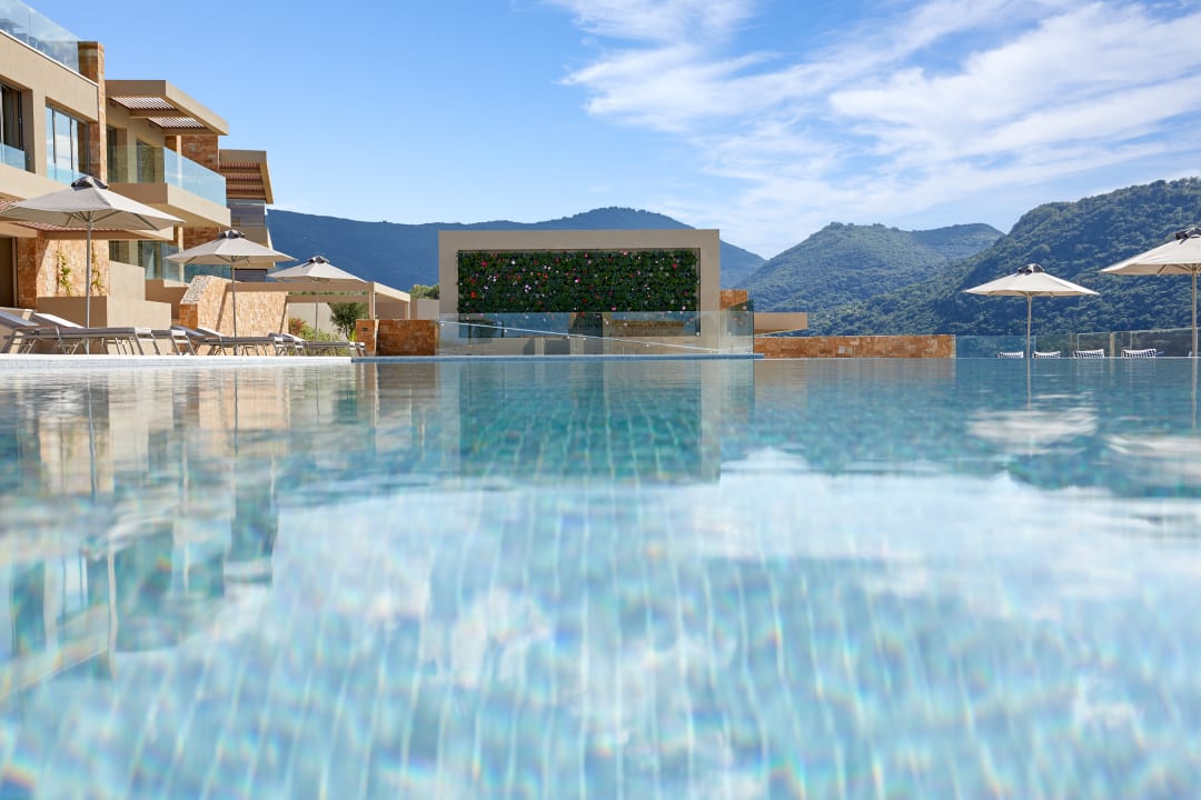 Pool Elix, Mar-Bella Collection