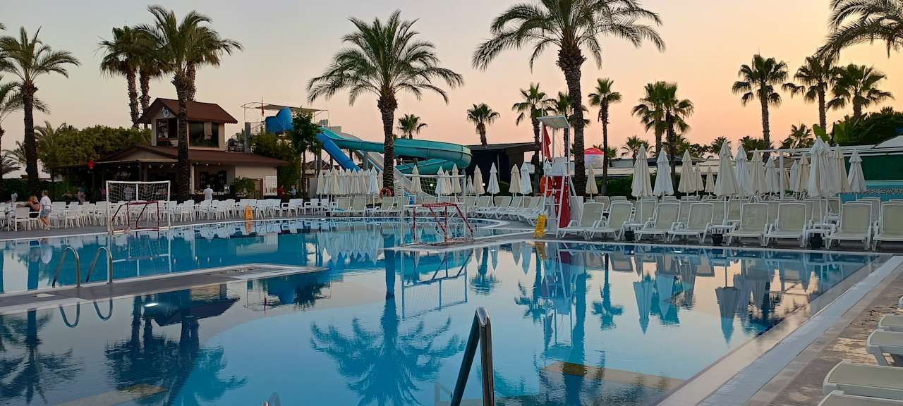 Pool Aydinbey Famous Resort