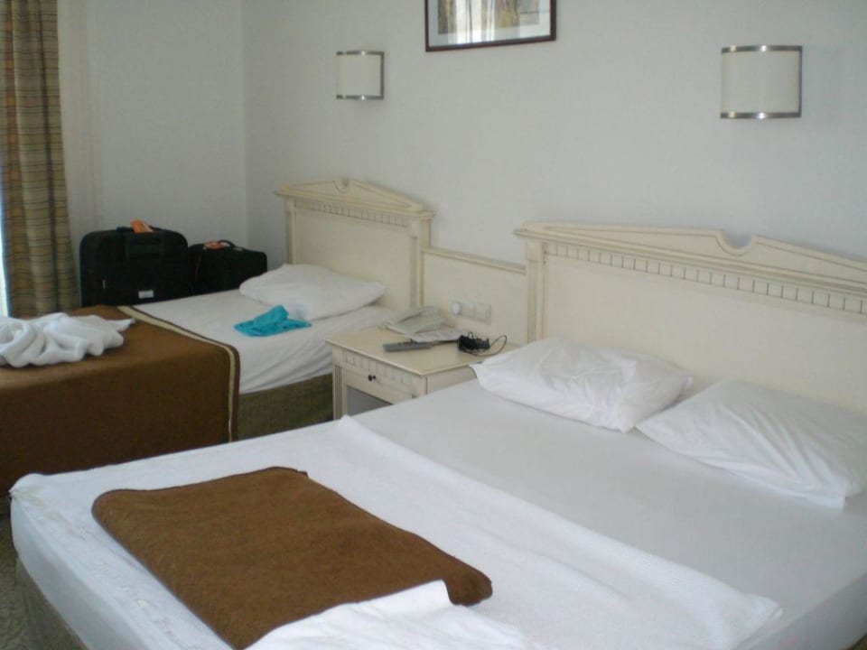 Zimmer Side Royal Paradise Hotel