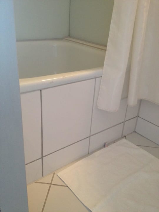 40 cm hoher Duscheinstieg PLAZA INN Hamburg Moorfleet