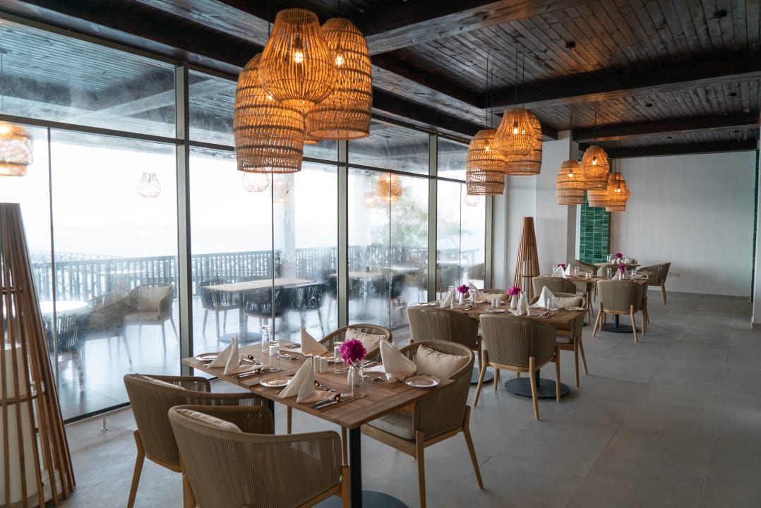 Gastro Le Mersenne Zanzibar, Autograph Collection