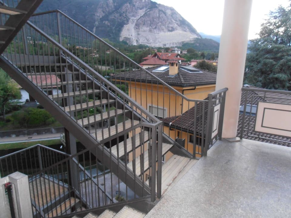 Notausgang über eine Treppe  Hotel Splendid