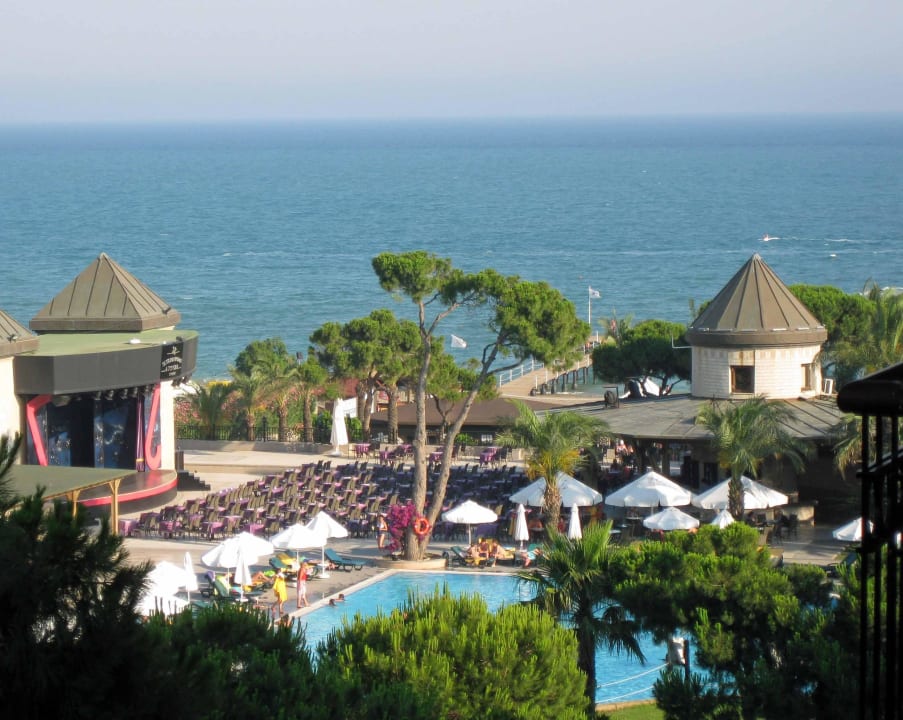 Bühne Papillon Ayscha