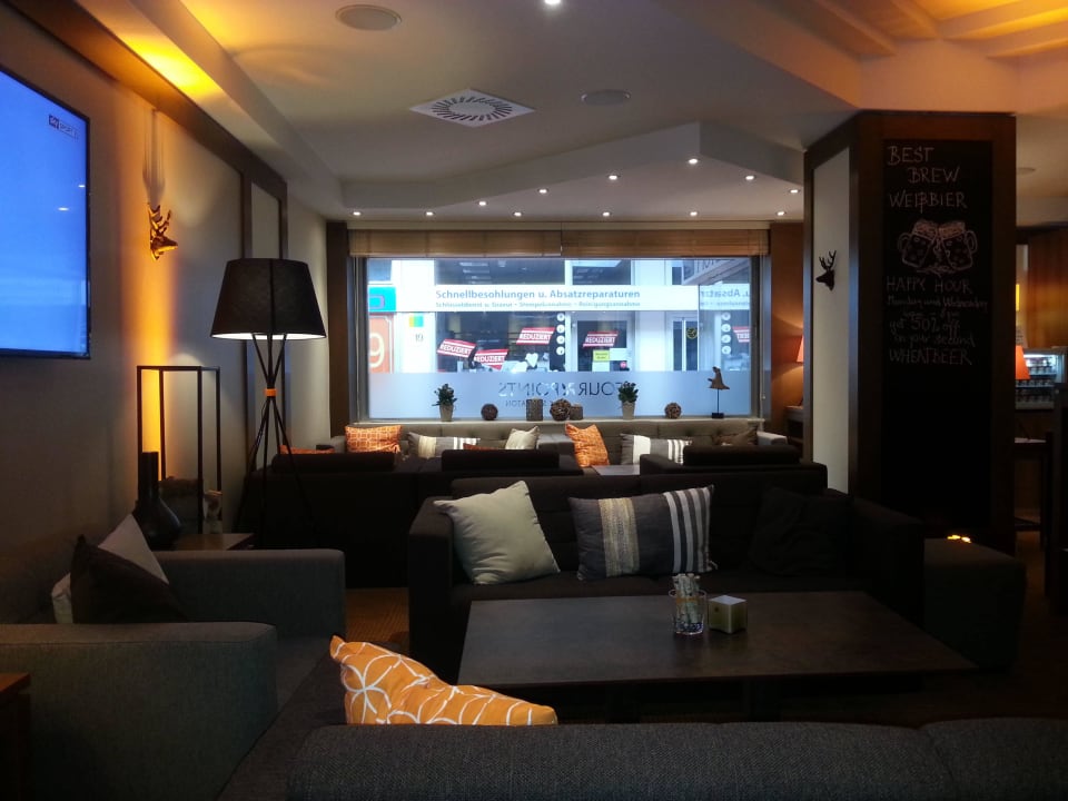 Lobby-Bereich / Snack-Bar Arthotel ANA im Olympiapark