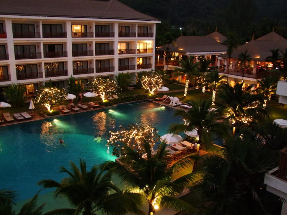 Weihnachtliche Dekoration im Naithonburi Hotel Naithonburi Beach Resort