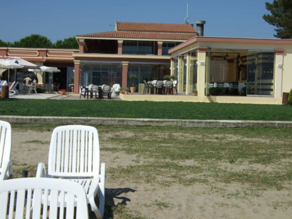 Blick aufs Restaurant vom Strand aus Capo Di Corfu  (Im Umbau/Renovierung)