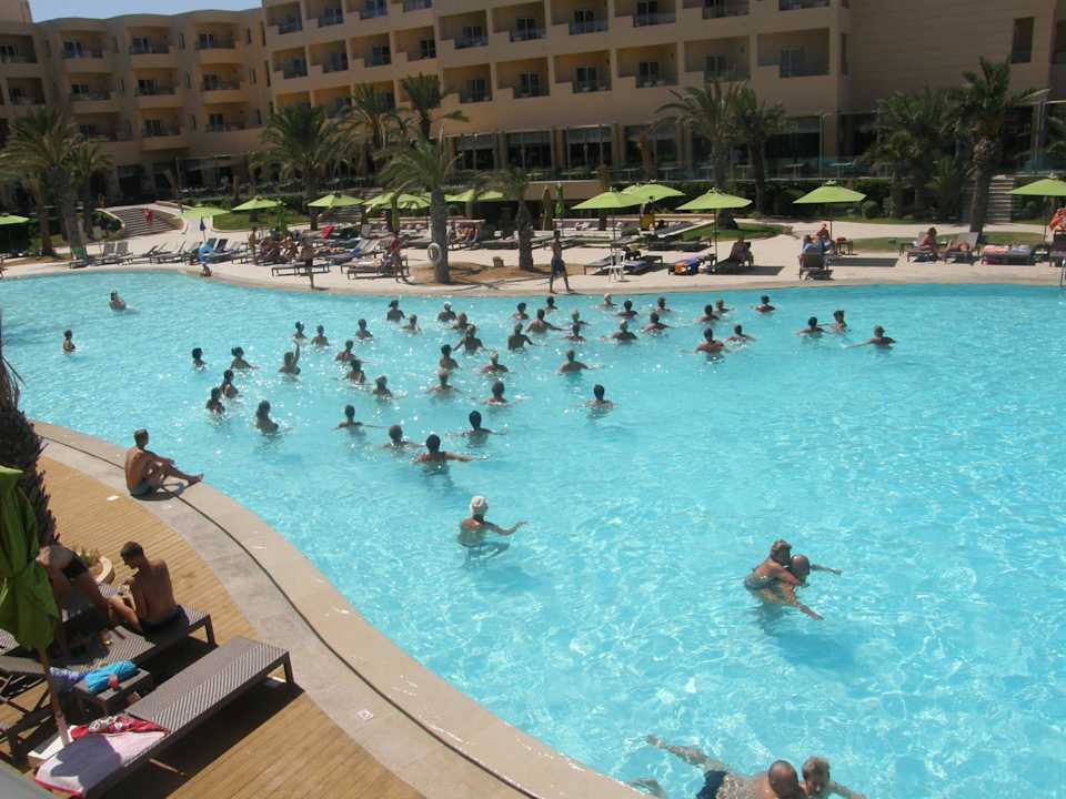 Basen Hotel Rosa Beach