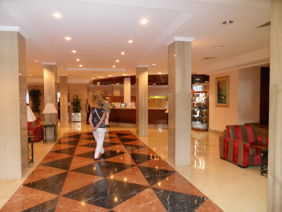 Großzügiger Eingangsbereich Hipotels Flamenco