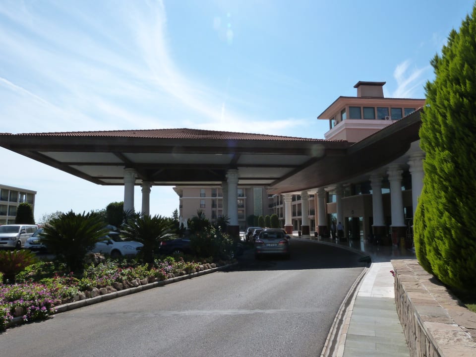 Einfahrt Hotel IC Hotels Green Palace