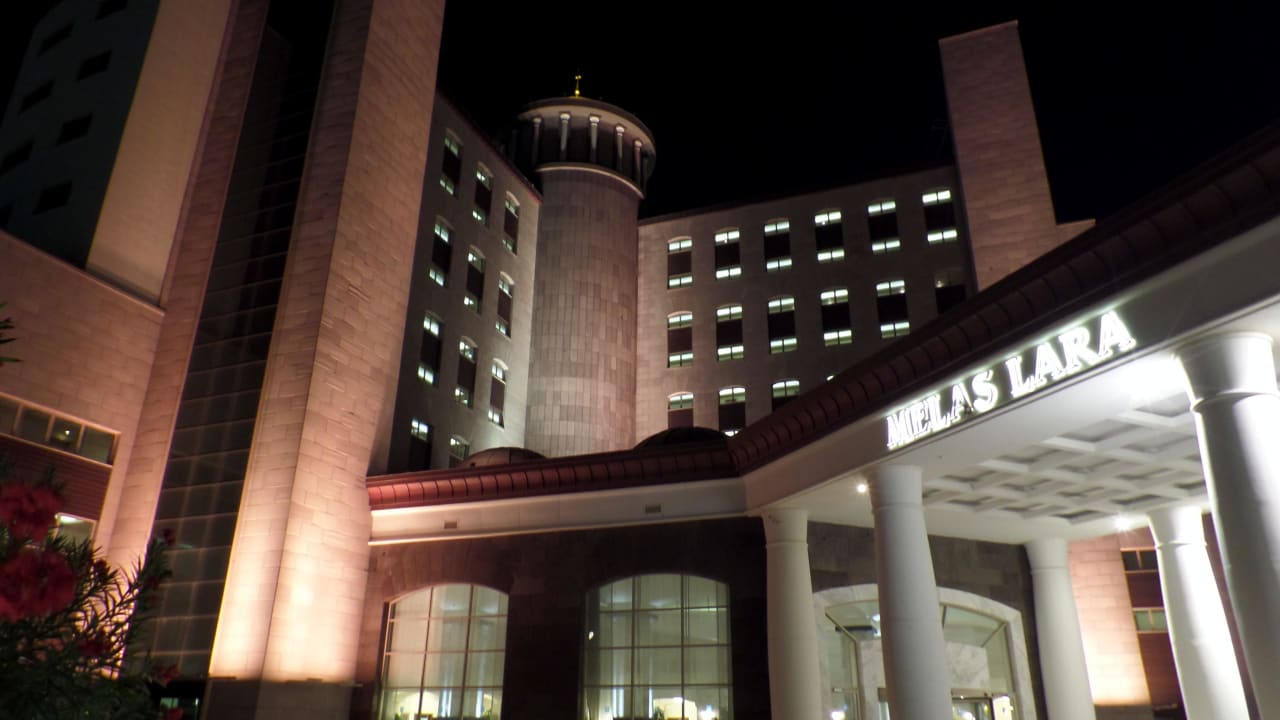 Außenansicht Nachts Melas Lara Hotel