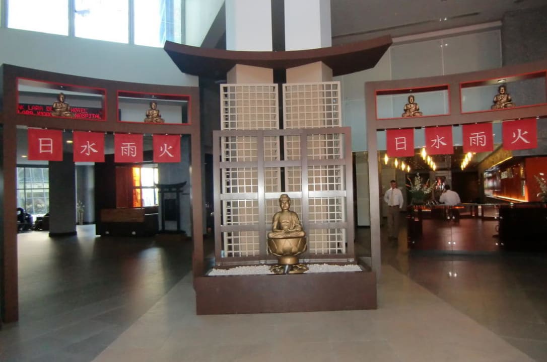 Eingangsbereich Limak Lara Deluxe Hotel & Resort