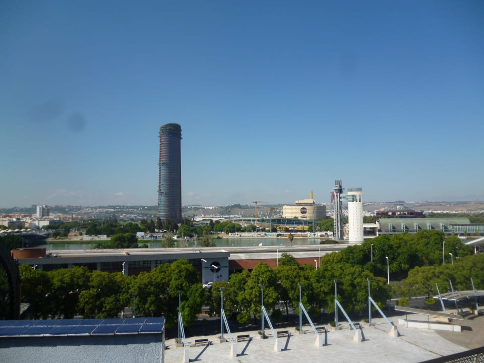 Widok NH Sevilla Plaza de Armas