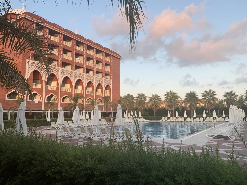 Außenansicht Royal Taj Mahal Hotel