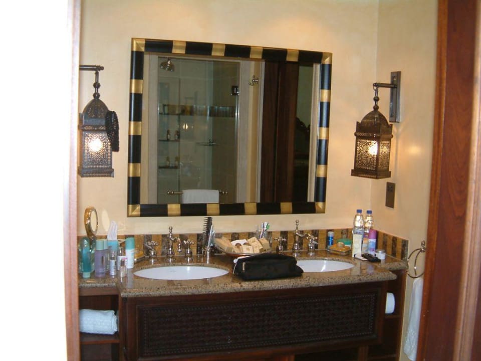 Teil des Badezimmer Jumeirah Al Qasr