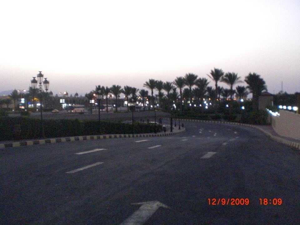 Zufahrt  zum Hotel Pickalbatros Dana Beach Resort - Hurghada
