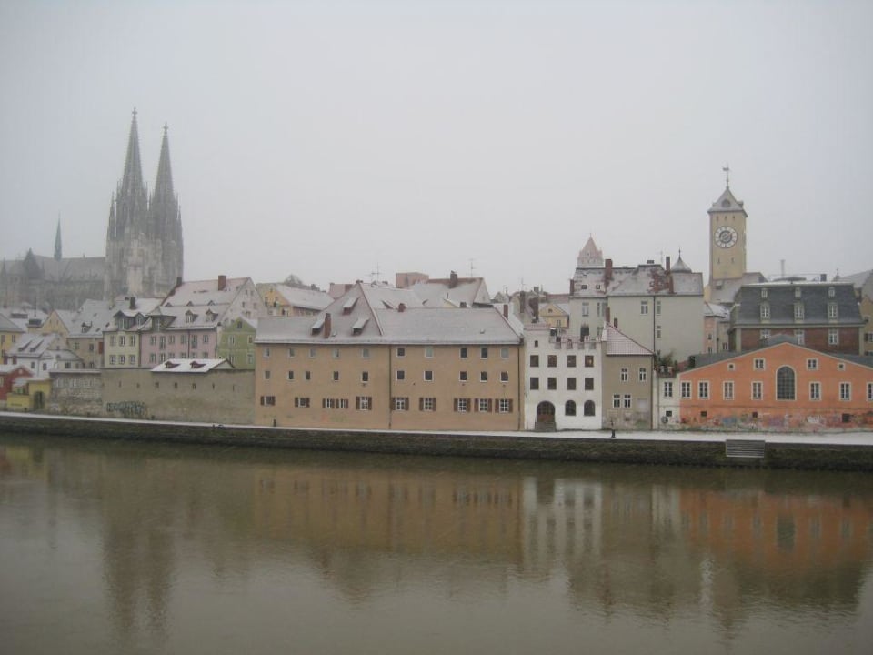 Altstadt mit Dom Sorat Insel Hotel Regensburg