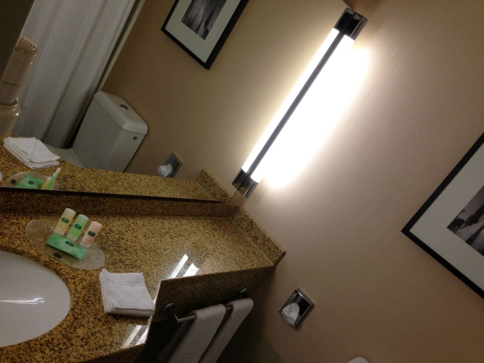 Bad Courtyard by Marriott Düsseldorf Seestern