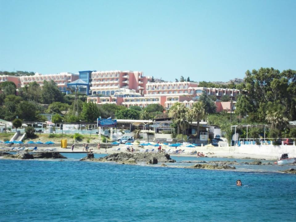 Das Hotel vom Schiff aus Kresten Palace Hotel