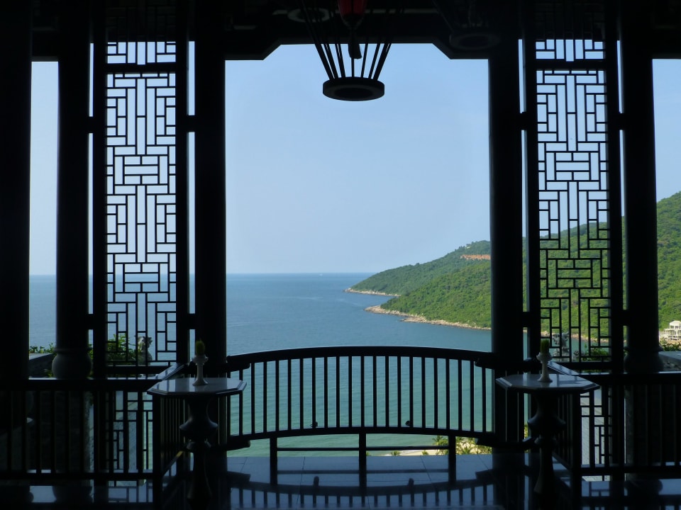 Blick von der Lobby aus Hotel InterContinental Danang Sun Peninsula Resort