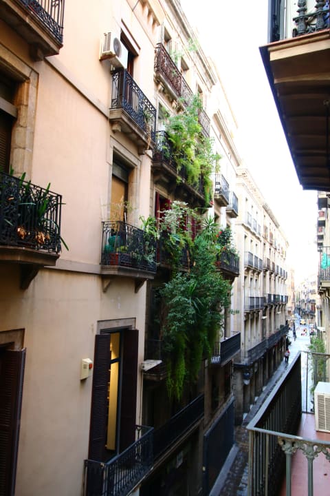 Widok z naszego balkonu Hostal Fina