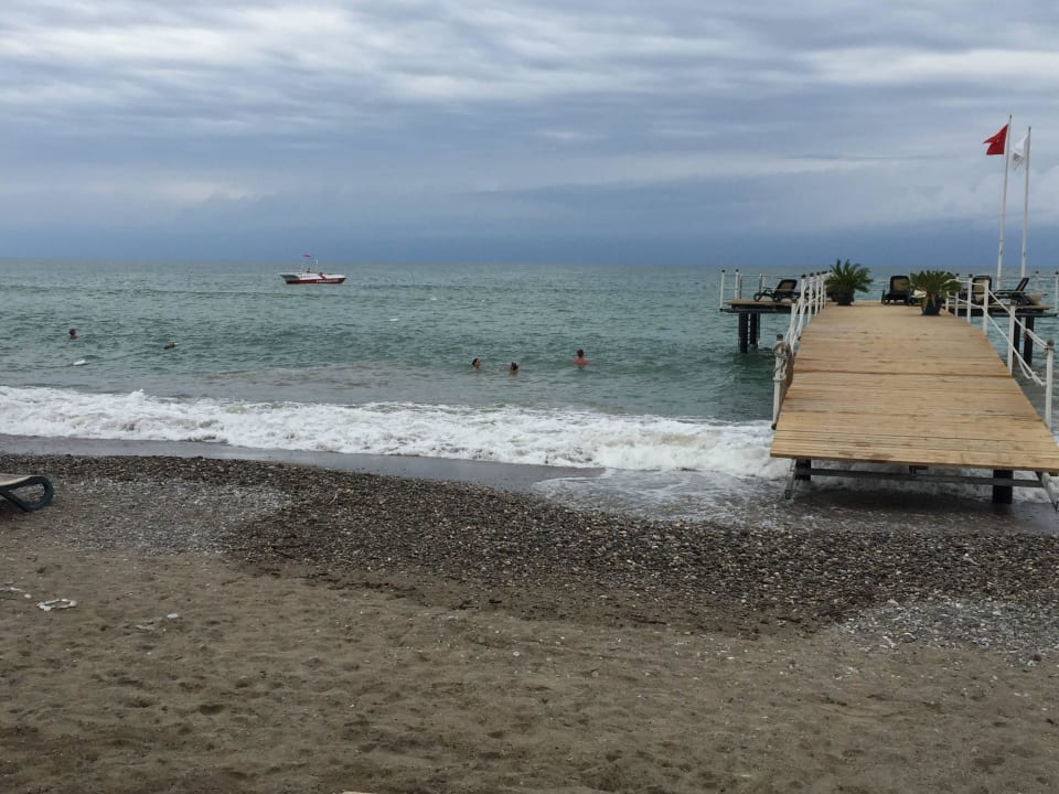 Strand beim Unwetter  Sherwood Dreams Resort
