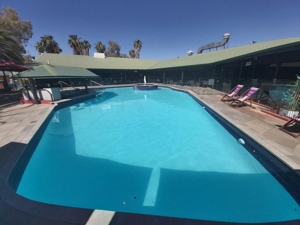 Pool Mercure Alice Springs Resort