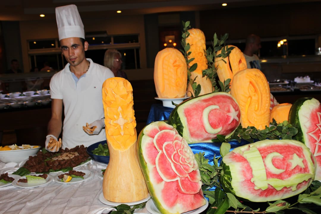 Die kleinen Kunstwerke beim Abendessen Seaden Sea World Resort & Spa