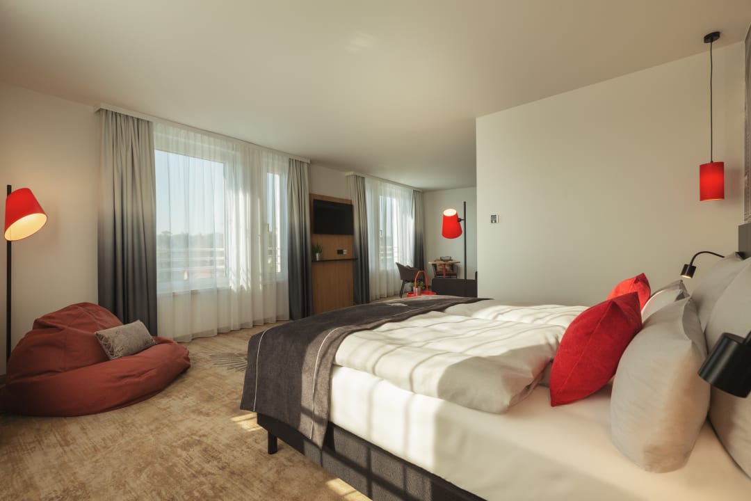 Zimmer Holiday Inn - the niu, Sparrow Regensburg