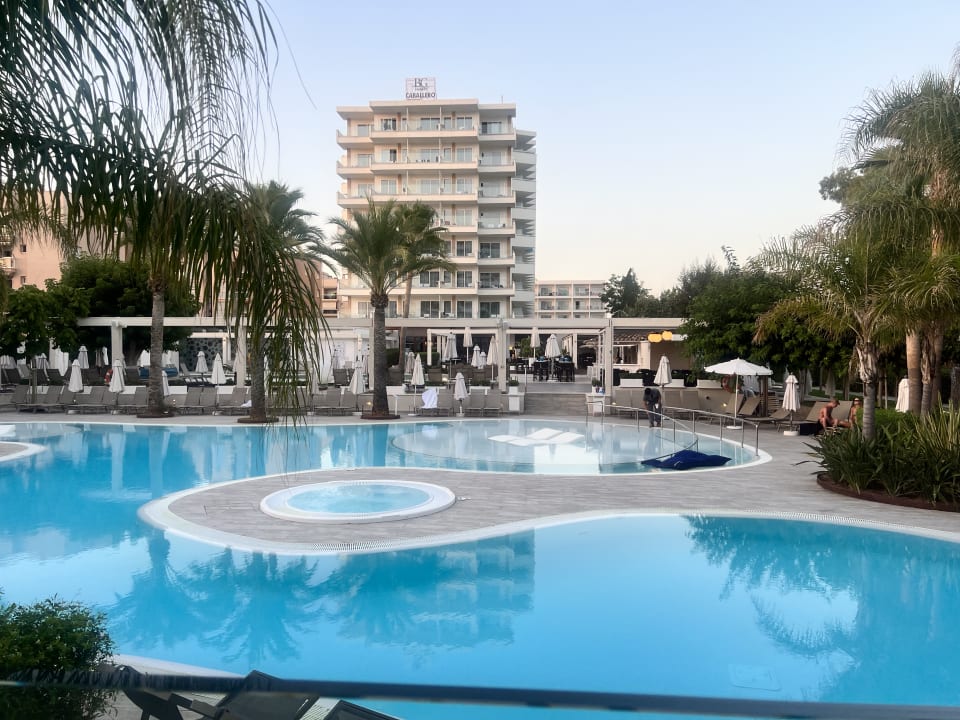 Pool BG Hotel Caballero