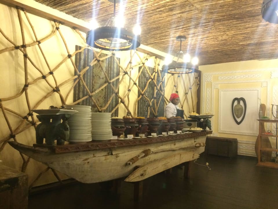 Büffet im Boma TUI Blue Bahari Zanzibar